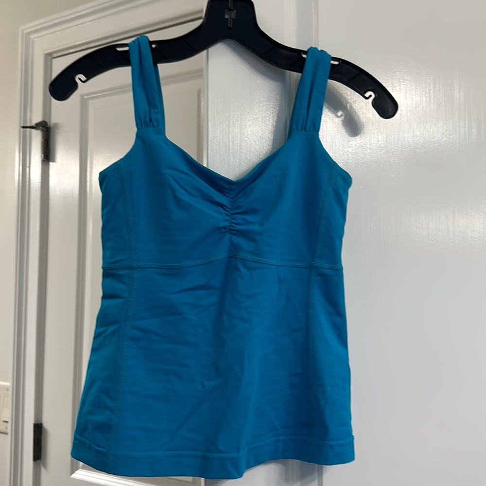 Lululemon tank. Size 6 cropped length teal